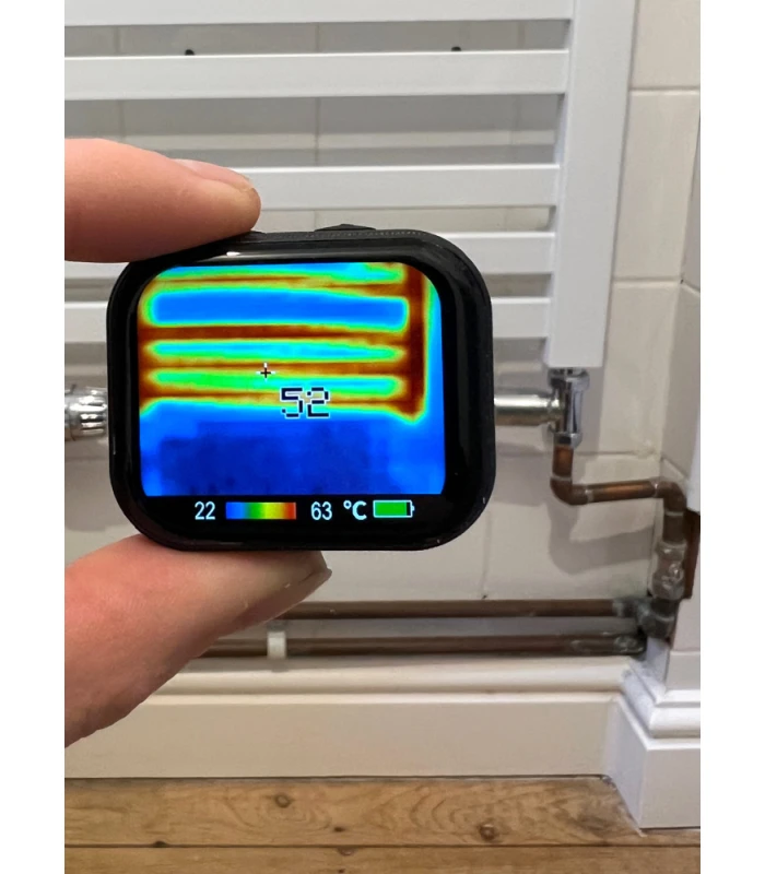 SkyRC ITV500 Mini Infrared Thermometer - Image 2